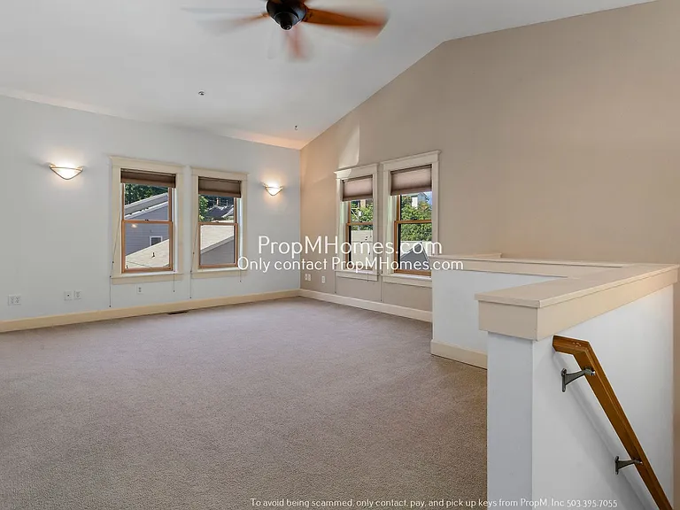 1822 SW 18th Ave #5 — Photo 9