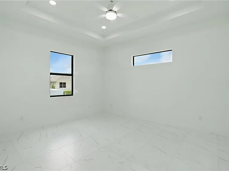 472 Rajah St — Photo 20