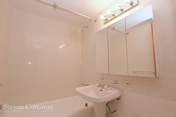 Rented by Steven Corcoran Real Estate | media 4