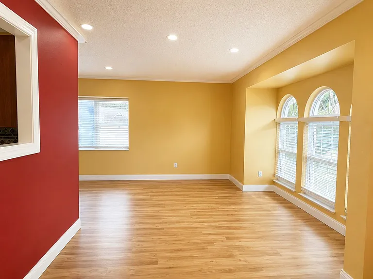 1009 Bartlett Ct — Photo 4
