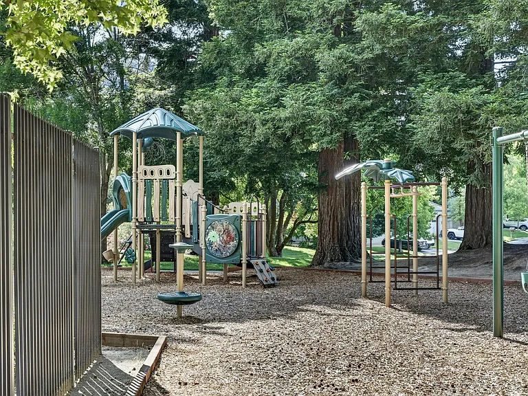 1830 Mockingbird Pl — Photo 40