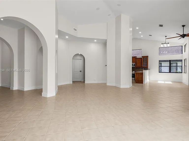 1087 Deerwood Ln — Photo 13