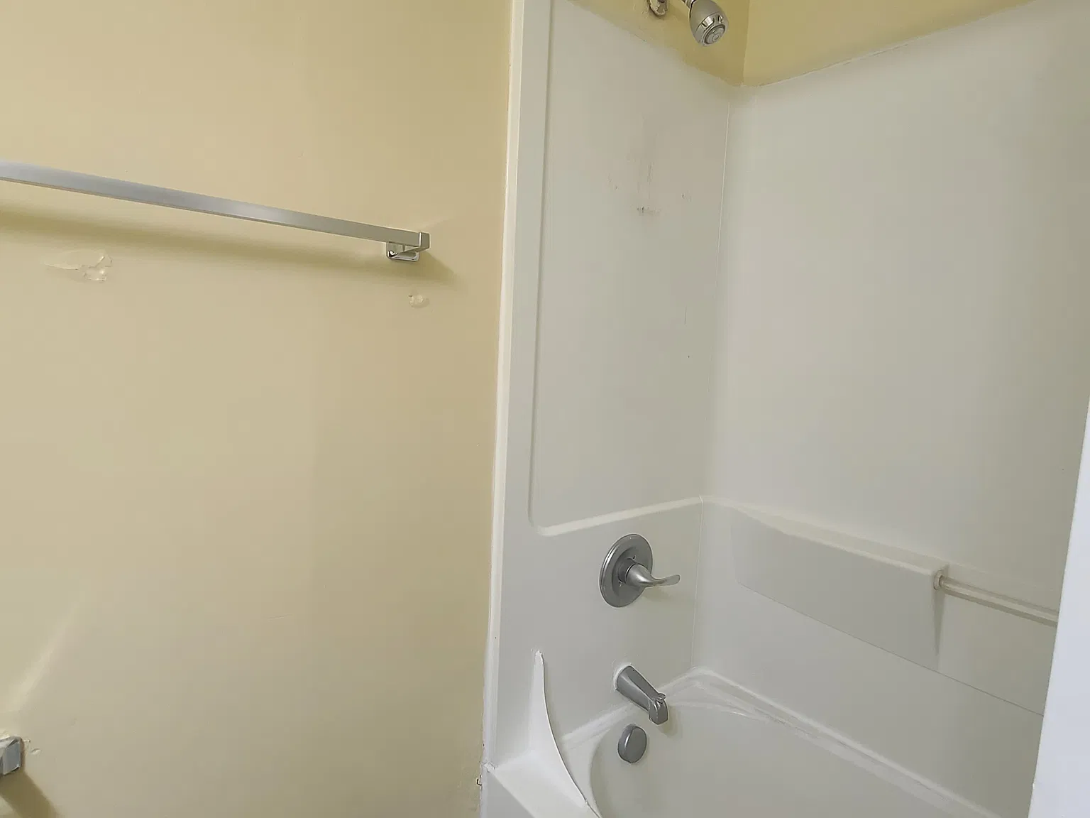 3 bed, 1.5 bath, 1065 sqft, $1,900 — Photo 4