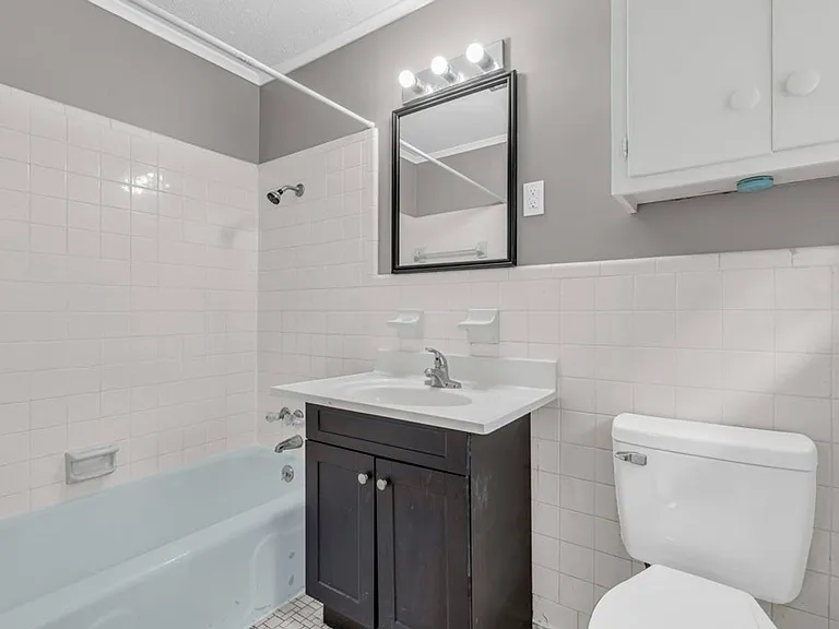 1007 Eisenhower Dr — Photo 25