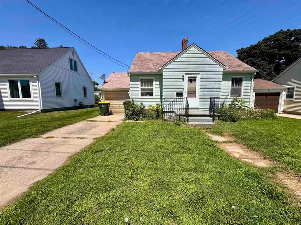 203 1st Ave SW, Waukon, IA 52172