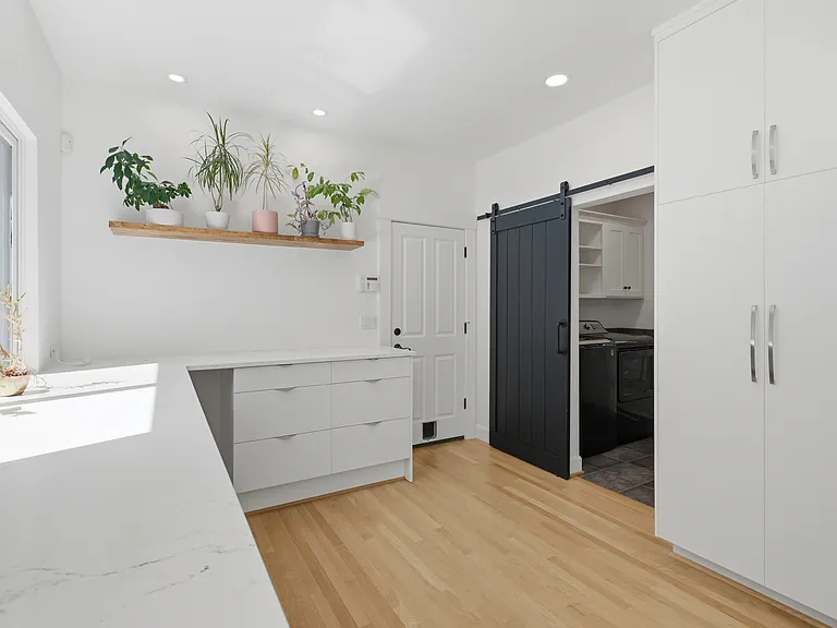 227 NW Seblar Dr — Photo 15