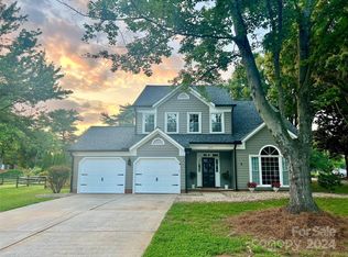 105 Southhaven Dr, Mooresville, NC 28117