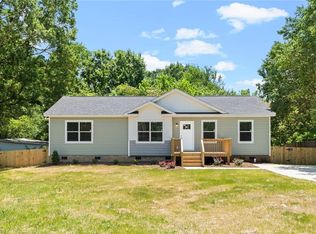 7518 Shallowford Rd, Lewisville, NC 27023