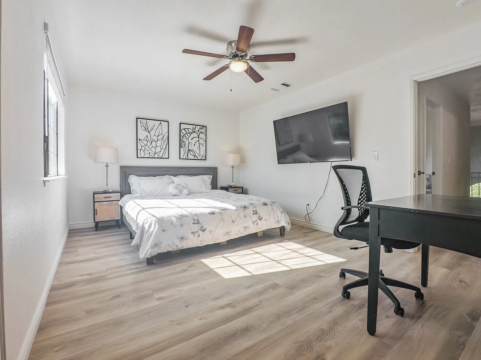 4 bed, $4,400 — Photo 2