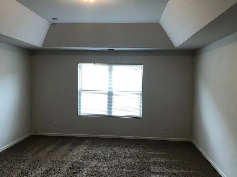517 Tulip Ln — Photo 10