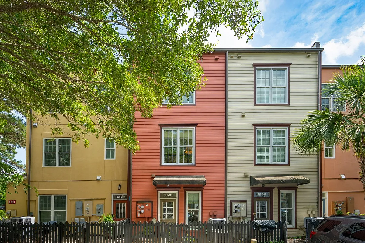 Building Photo - 728 S Shelmore Blvd #201