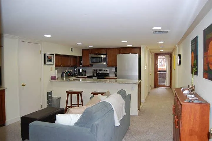 125 Kentucky Ave SE #BASEMENT — Photo 3