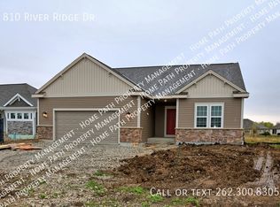 810 River Ridge Dr, Waterford, WI 53185