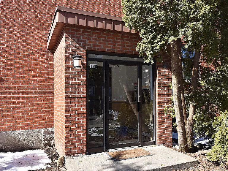 160 Dowling Ave #STUDIO — Photo 8