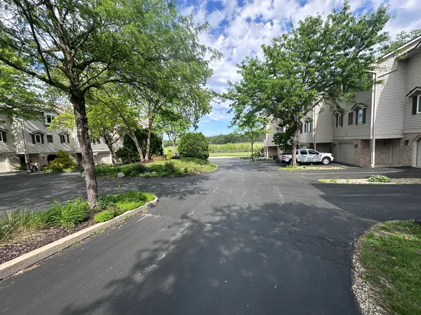 442 Meadowridge Cir, Lake Mills, WI 53551
