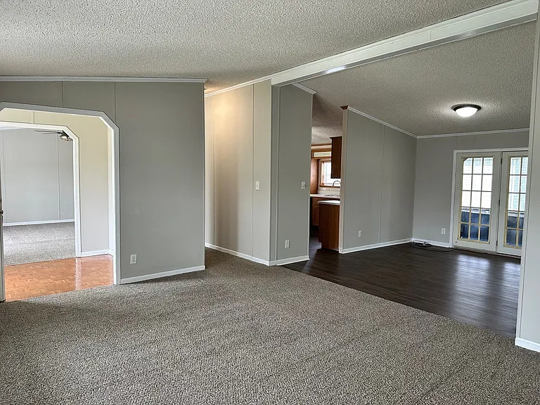 Hoosier Estates — Photo 15