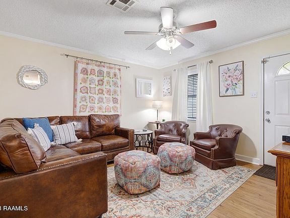 2nd image of 104 Driftwood Dr
