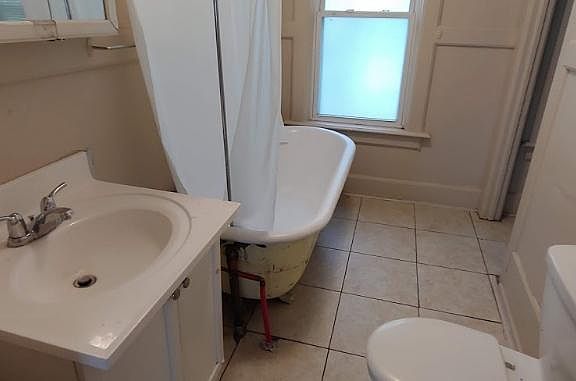 4th image of 639 W Meinecke Ave #2