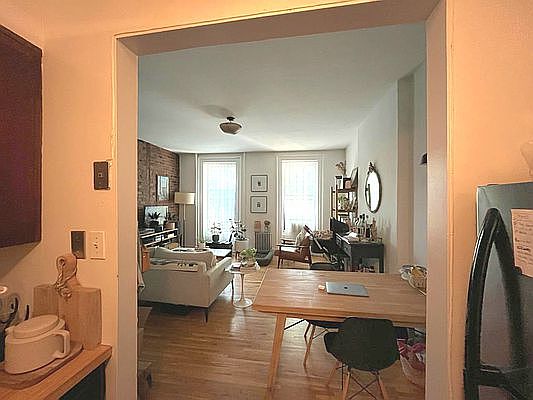 5th image of 222 Union St APT 3