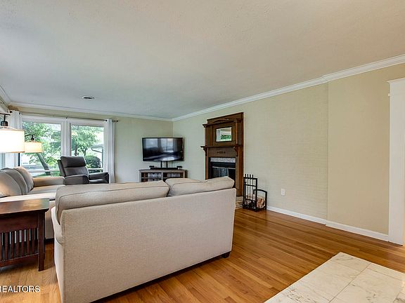 5th image of 6014 Centerwood Dr