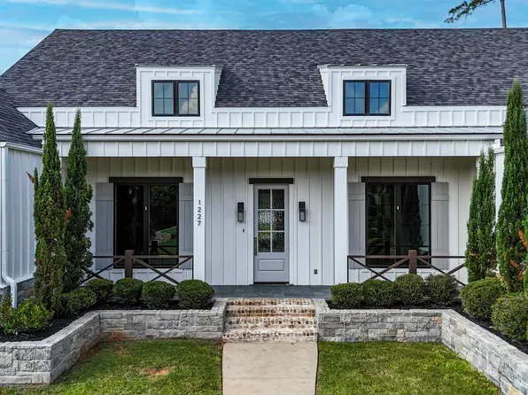 1227 Colt Ln, Tyler, TX 75703