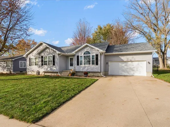 520 Donna St, Denver, IA 50622