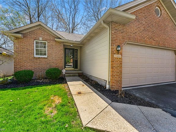 3rd image of 201 Talsman Dr Unit 4