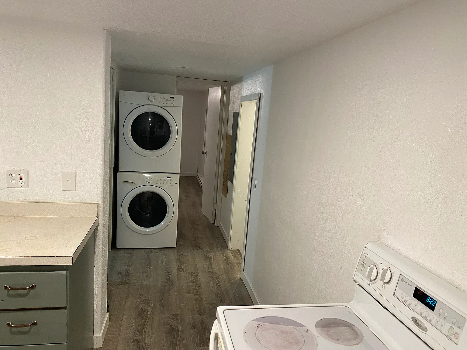 3 bed, 1000 sqft, $1,500 — Photo 3