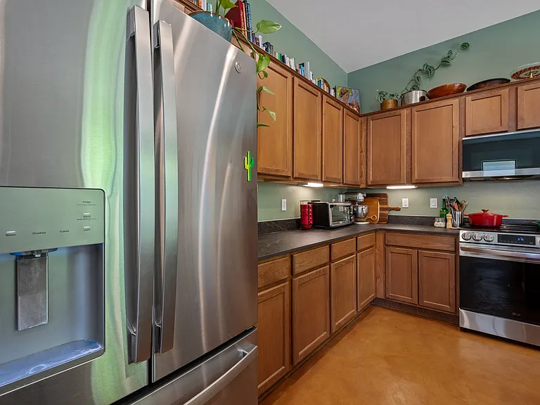 282 E Croydon Park Rd — Photo 12