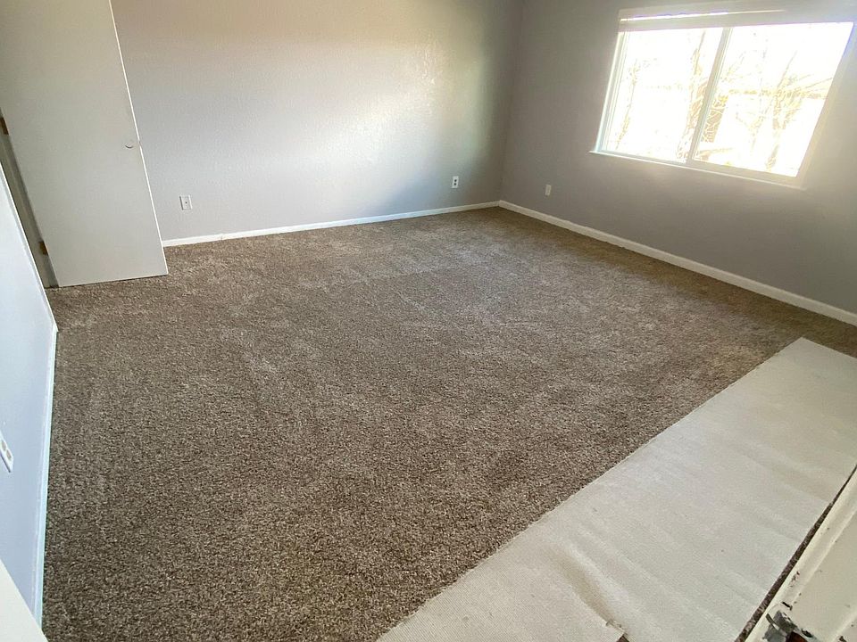1st image of 3211 Lakeshore Ct