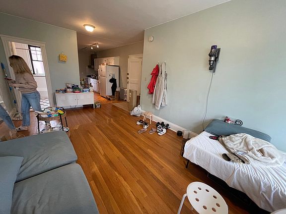 5th image of 185 Chestnut Hill Ave #15R