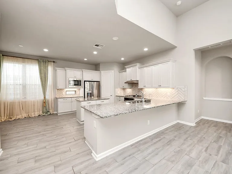 24754 Levante Dr — Photo 31