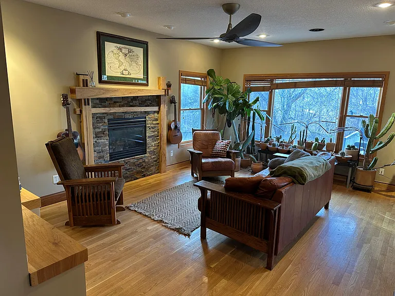 1128 Creekside Cir — Photo 12