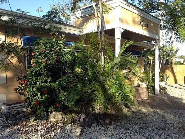 1030 Snapper Ln, Key Largo, FL 33037