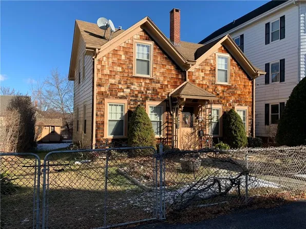 29 Central St, Lincoln, RI 02838