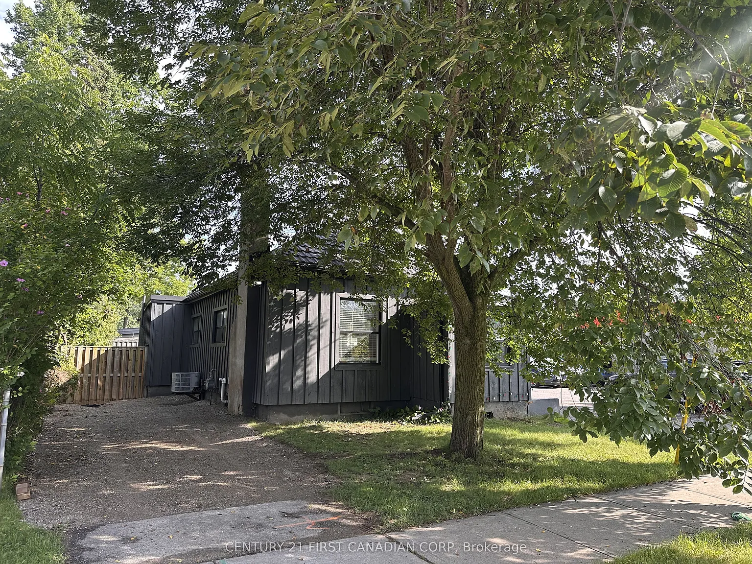 2 bed, $1,950 — Photo 2