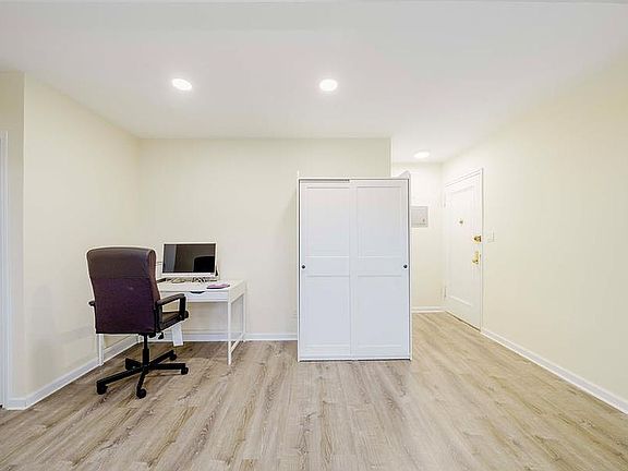 5th image of 2250 Benson Ave #5K