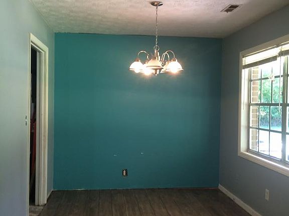 3rd image of 2584 Pamela Dr