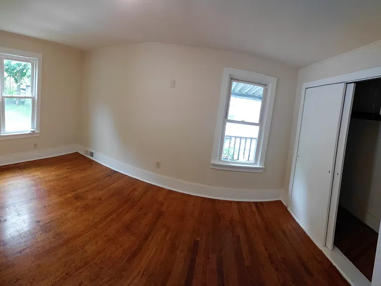 32 Haendel St #1 — Photo 5