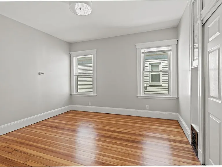19 Taft St #3 — Photo 13