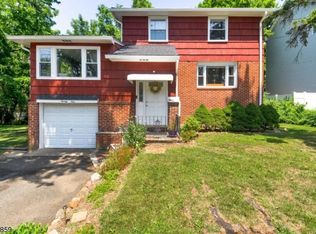21 Barrington Rd, Parsippany, NJ 07054