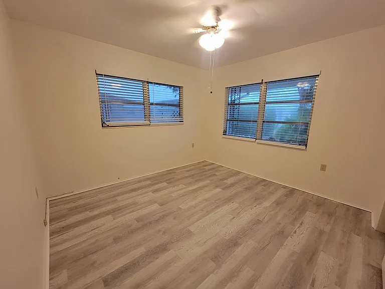 513 Manatee Court — Photo 9