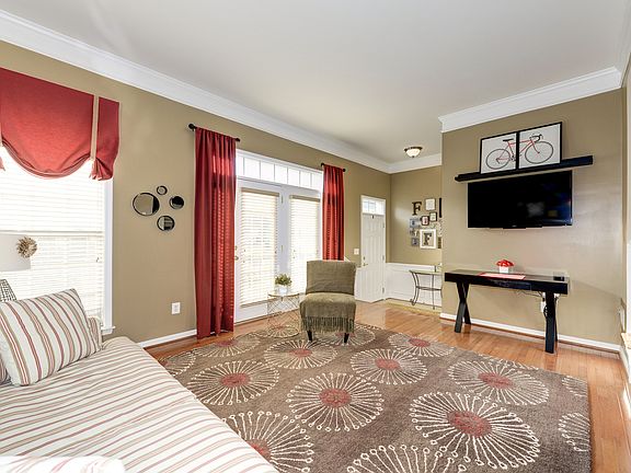 5th image of 22063 Avonworth Sq