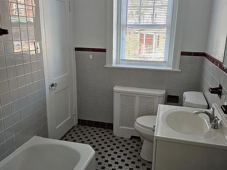 410 Linden St — Photo 14