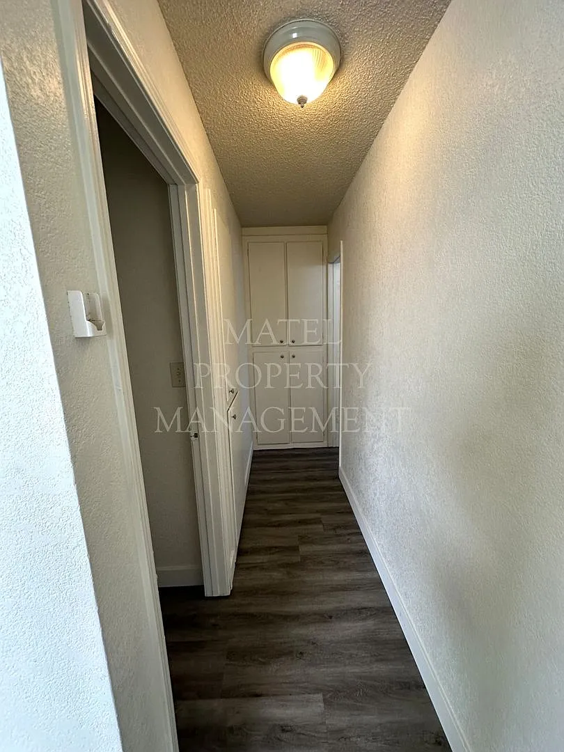 GIL560 — Photo 4