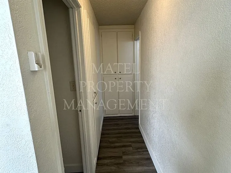 GIL560 — Photo 4