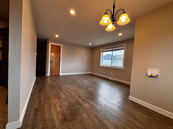 3rd image of 352 Laurel St #352