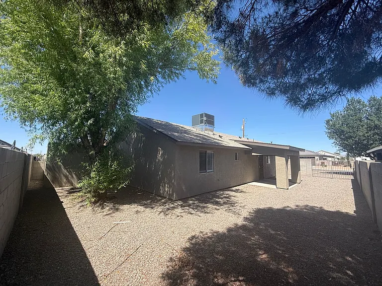 3665 N Kenneth Rd — Photo 3