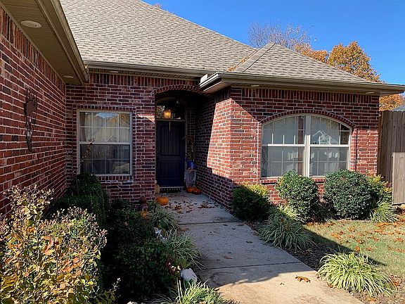 2nd image of 7 Mills Dr