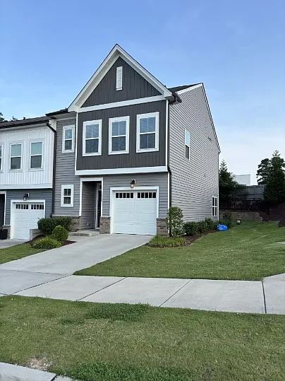 3 bed, 2.5 bath, 1463 sqft, $1,795 — Photo 4